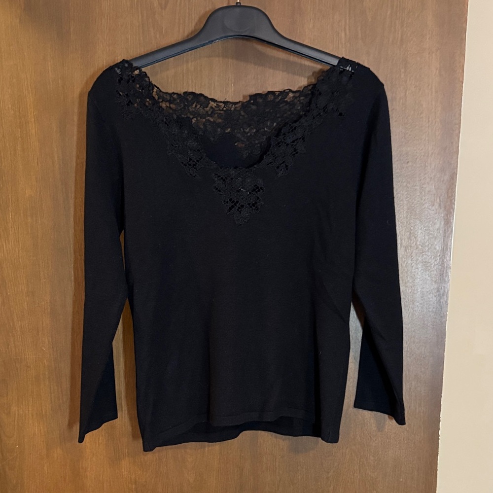 Harold's Elegant Black Lace Silk and Cashmere Sweater Size Large